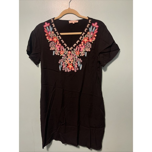 Solitaire Floral Embroidered Dress Size S Rayon V Neck Short Sleeve Pocket - Picture 1 of 7